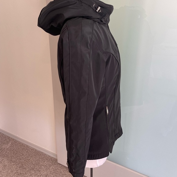 Woman’s ski jacket - Picture 3 of 8